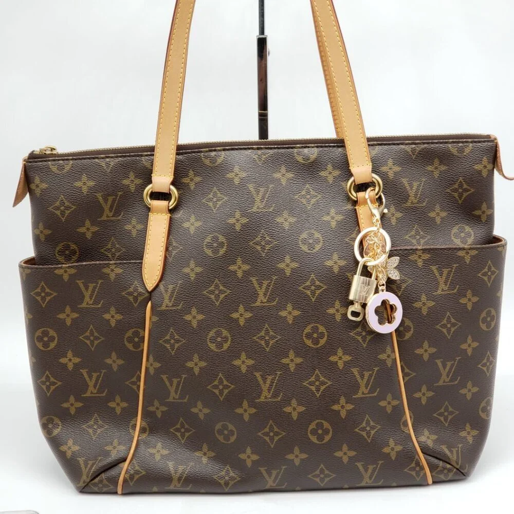 LV Gold Padlock & Key 🔒 Authentic Louis Vuitton Bag Unbranded Flower Charm